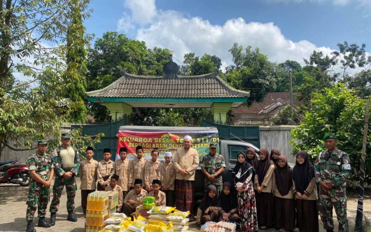 Paket sembako Yonif 511/DY