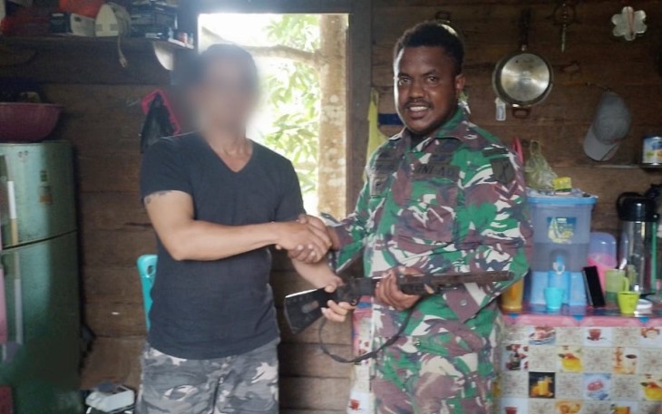 Terima senpi rakitan warga perbatasan 