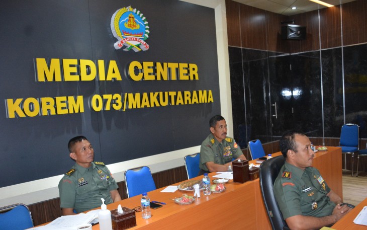 Danrem 073/Mkt saat mengikuti vicon dengan Kasad terkait stunting
