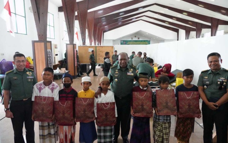 Sunatan massal Kodam XVIII Kasuari 