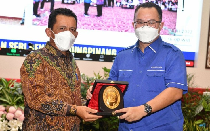 Gubernur Kepri saat menghadiri pengukuhan DPD HA IPB Kepri masa bakti 2021-2025