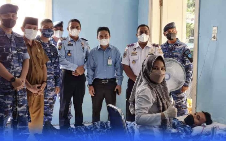 Sambut HUT Ke-76 TNI AU, Lanud Maimun Saleh Gelar Baksos Donor Darah dan Bazar Sosial