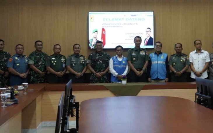 Foto bersama saat penandatanganan PKS di Hotel Adi Mulia Medan