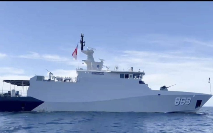 KRI Gulamah-869 saat patroli keamanan di Kepulauan Widi, Maluku Utara
