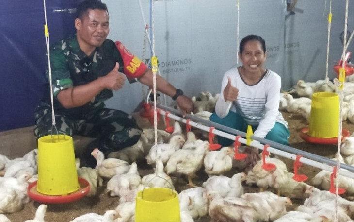Komsos bersama peternak ayam desa binaan