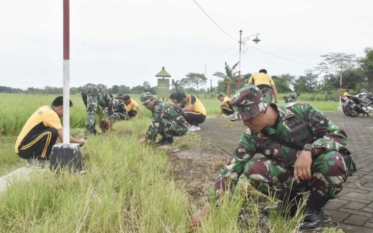 Karya bakti TNI - Polri