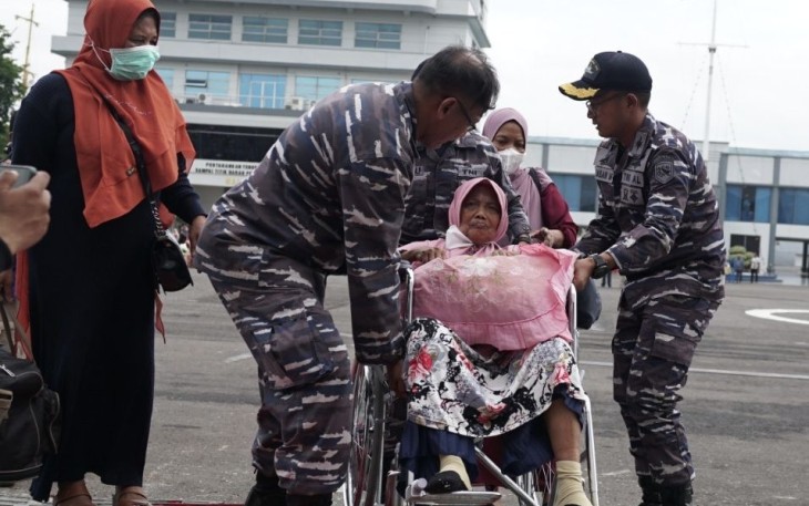 Evakuasi warga pulau Bawean, Jawa Timur 