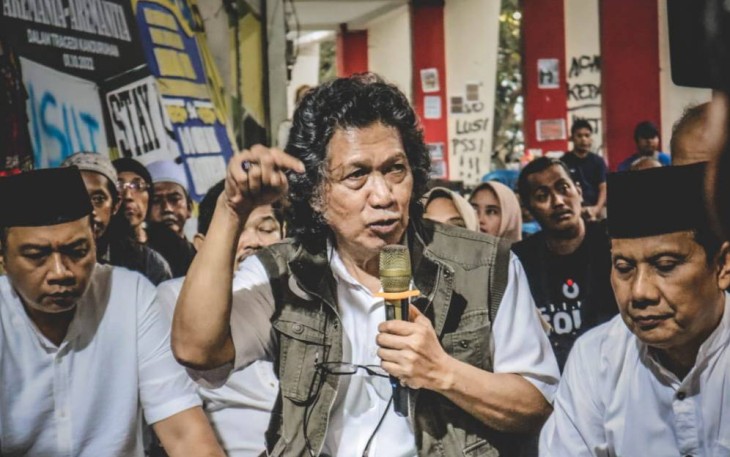 Cak Nun, saat memberikan arahan