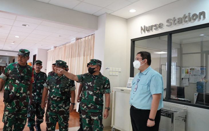Kasad saat mengecek secara langsung kesiapan Tim Medis untuk Pelayanan Kesehatan bagi Peserta G20