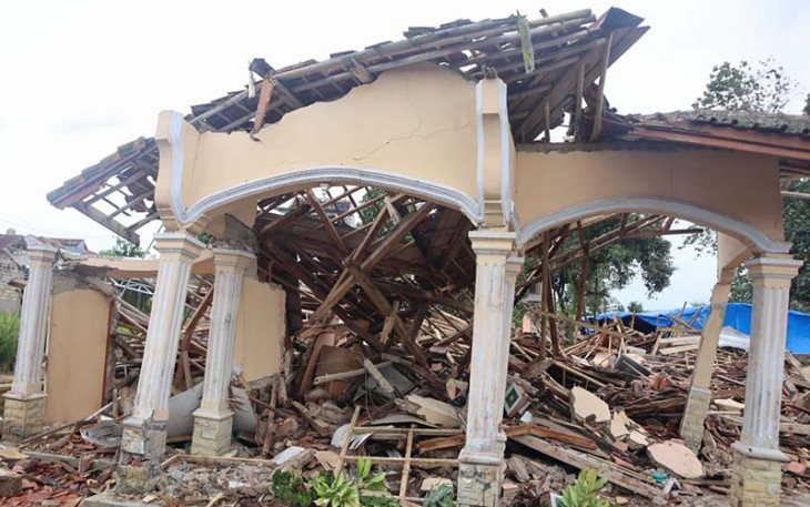 Kondisi rumah terdampak gempa di Kecamatan Cugenang, Kabupaten Cianjur, Jawa Barat pada Sabtu (26/11).