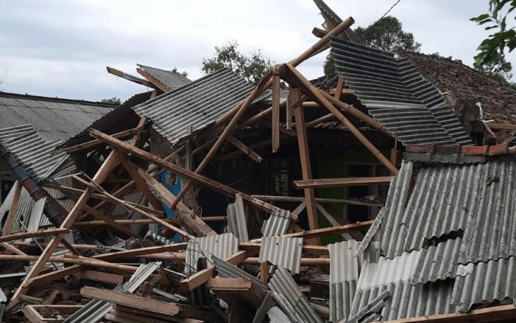 Kondisi rumah warga yang terdampak gempa di Cugenang, Kabupaten Cianjur, Jawa Barat pada Kamis (24/11).