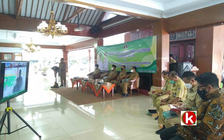 Situasi Musrenbang Kecamatan yang Digelar Secara Daring dan Diikuti Sekda, Kepala OPD, Pimpinan DPRD, dan Camat serta Kades se- Kabupaten Blitar (foto : Faisal NR / Klikwarta.com)