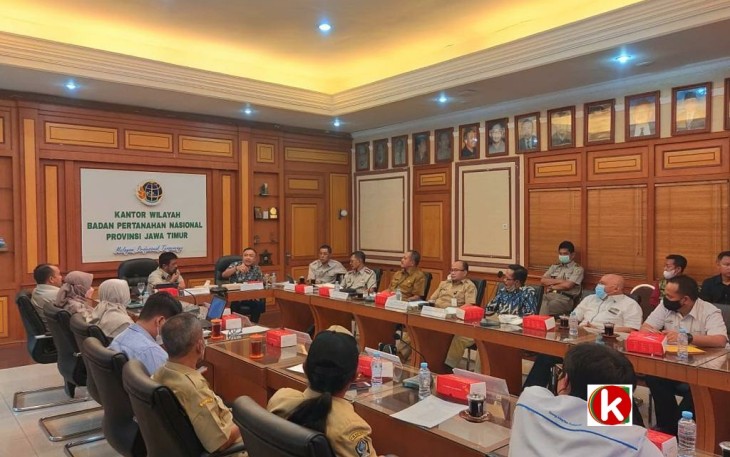 Wakil Bupati Blitar Rahmat Santoso Pimpin Rakor di Kanwil BPN Jawa Timur Diikuti Jajaran Kanwil BPN Jatim, BPN Kab. Blitar, OPD terkait di Lingkungan Pemkab Blitar (foto : Faisal NR / Klikwarta.com)