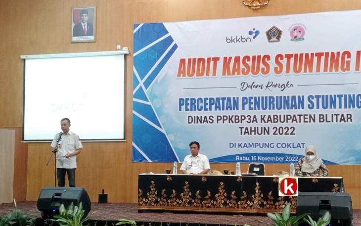 Wakil Bupati Blitar Rahmat Santoso Sampaikan 5 Strategi Upaya Turunkan Stunting di Kabupaten Blitar di Hadapan Peserta Audit Kasus Stunting Pertama (foto : Faisal NR / Klikwarta.com)