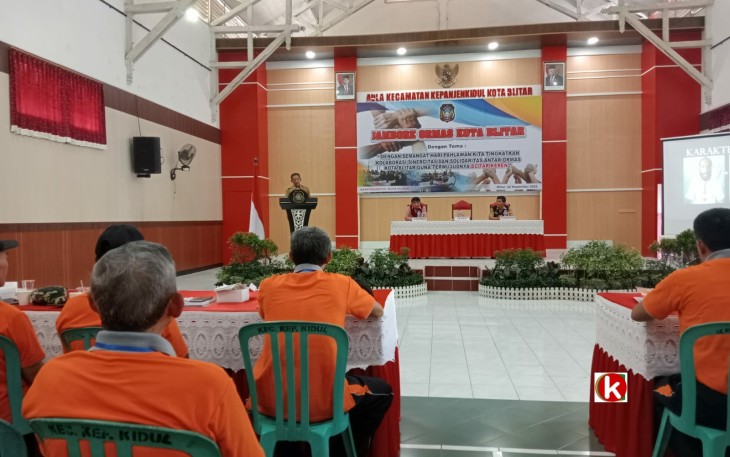 Sekda Kota Blitar Priyo Suhartono Sampaikan Sambutan Pengarahan di Acara Jambore Ormas (foto : Faisal NR / Klikwarta.com)