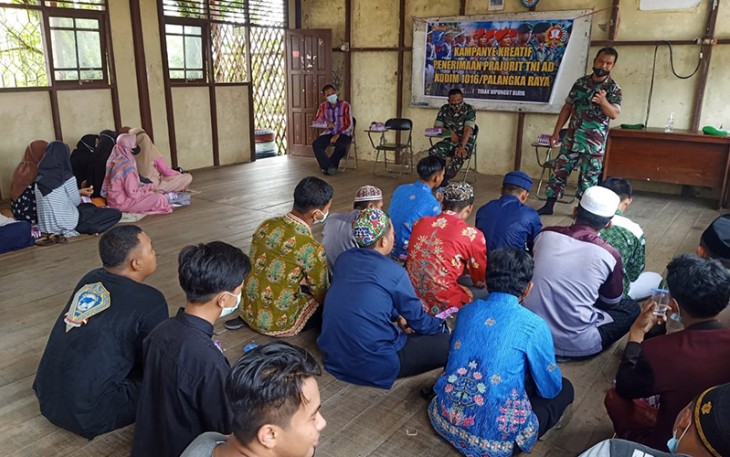 Kampanye Kreatif Penerimaan Calon TNI AD di Ponpes Hidayatul Insan