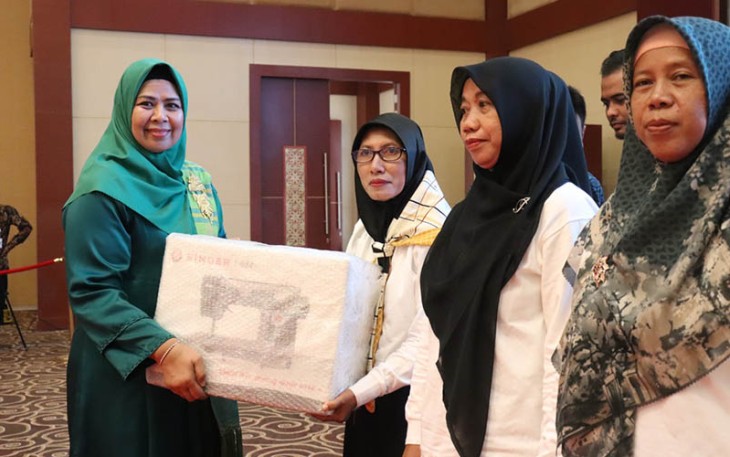 Peringatan Hari Ulang Tahun (HUT) DWP ke-23 dan Hari Ibu ke-94 Tingkat Provinsi Kepulauan Riau tahun 2022 di Aula Wan Seri Beni, Dompak, Kamis (22/12).