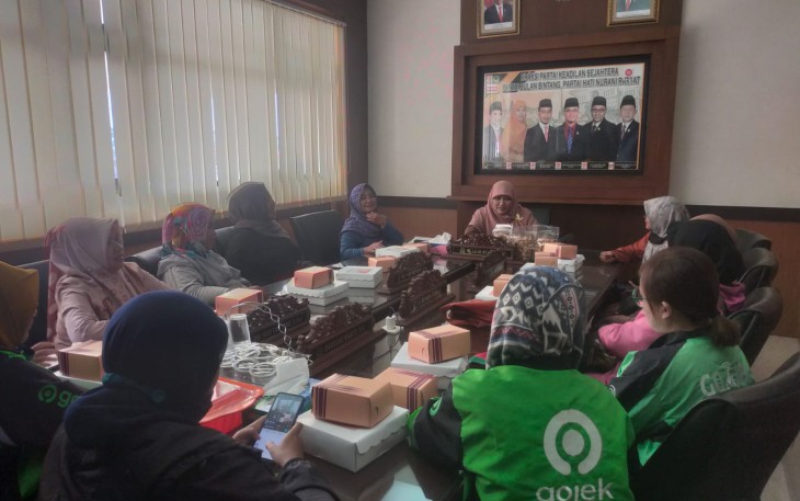 Driver ojol saat mengadu ke Fraksi PKS Hanura Bintang Reformasi, Kamis (17/11/2022).
