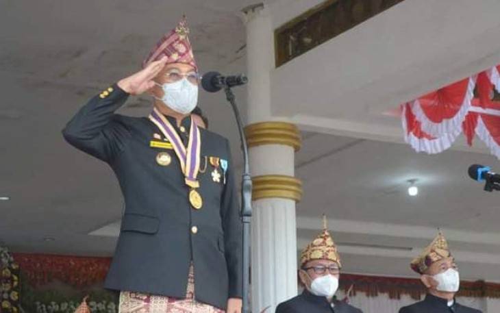 Bupati Bengkulu Selatan Gusnan Mulyadi saat pimpin upacara HUT Bengkulu Selatan ke-73.