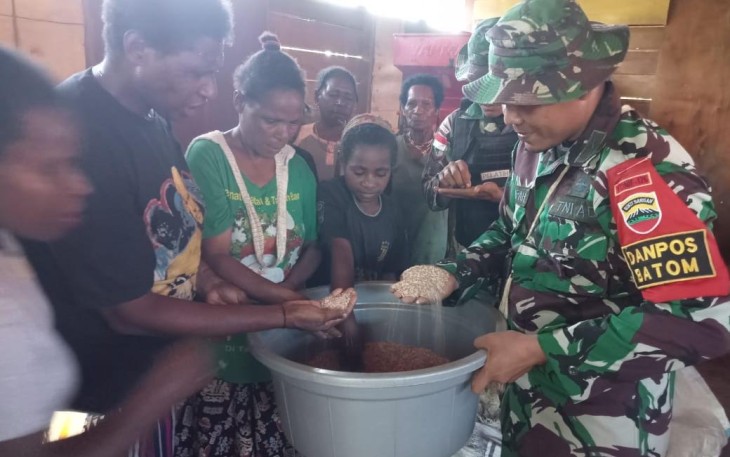 Satgas bersama masyarakat 