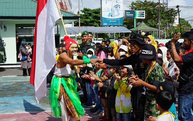 Kodim Palangka Raya saat Terima Kunjungan Field Trip Kemah Pelangi Para Pelajar dan Taman Kanak Kanak
