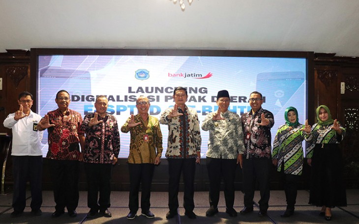Foto bersama usai launching digitalisasi E-BPHTB dan E-SPTPD