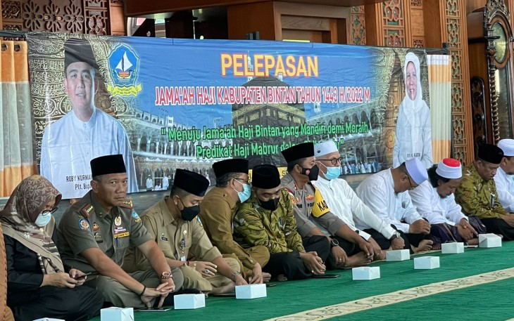 Kapolres Bintan saat Hadiri Pelepasan Keberangkatan Jamaah Haji Kabupaten Bintan
