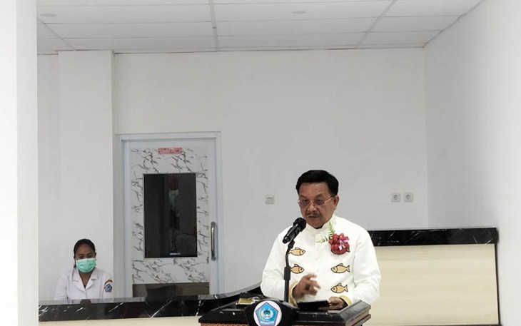 Walikota Bitung saat memberikan sambutan pada peresmian RSUD Pratama Kota Bitung.