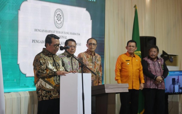 Peresmian PT dan PTA Kepri, oleh Ketua Mahkamah Agung RI, H.M. Syarifuddin di Gedung Sementara Pengadilan Tinggi Kepri, Jl. Ahmad Yani Tanjungpinang, Senin (05/12). 