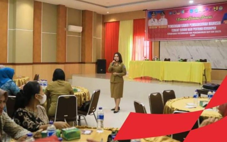 Wakil Bupati Labuhanbatu Hj.Ellya Rosa Siregar,S.Pd, MM saat membuka acara di Hotel Platinum Rantau Prapat ,jln SM. Raja, Senin (8 /8/2022).