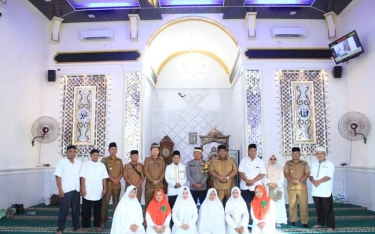 Bupati Labuhanbatu saat Hadiri Wirid Yasin di Mesjid Al-Ikhlas