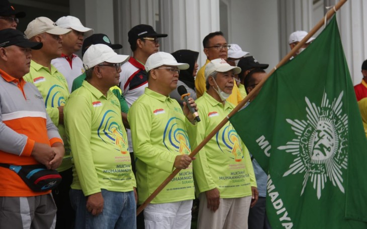  Gubernur Rohidin saat sampaikan sambutan pada Tabligh Akbar dalam rangka Muktamar Muhammadiyah ke-48, di halaman Balai Raya Semarak Bengkulu, Ahad (30/10).