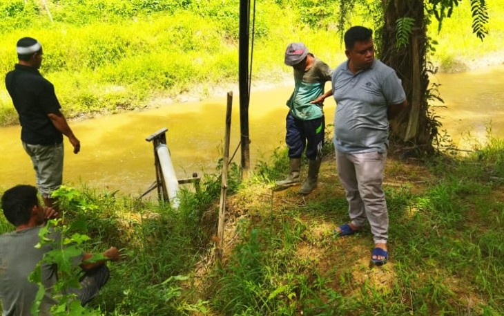 Anggota DPRD Aceh Timur  Zulfadli saat Tinjau Pompanisasi Terbengkalai