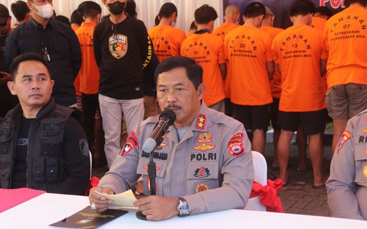 Kapolda Sulsel Irjen Pol Drs. Nana Sudjana AS, M.M., saat Press Release hasil Operasi SIKAT LIPU 2022 di Mapolda Sulsel, Kamis (01/09/2022).