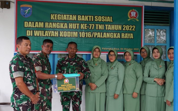 Kodim Palangka Raya saat Bakti Sosial ke Rumah Anggota yang Sakit 