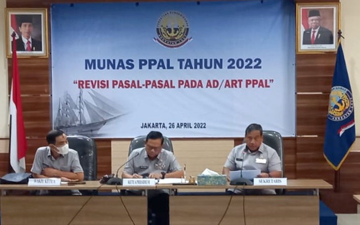 Ketua Umum PPAL Laksamana TNI Purn Siwi Sukma Adji dalam rapat pembahasan revisi AD/ART PPAL
