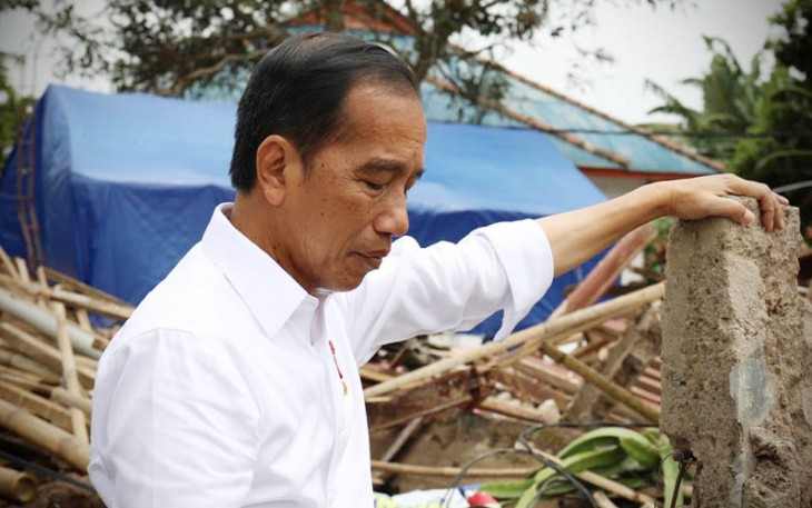Keharuan Presiden Jokowi usai menyaksikan dampak gempa Cianjur, Jawa Barat, Kamis (8/12)