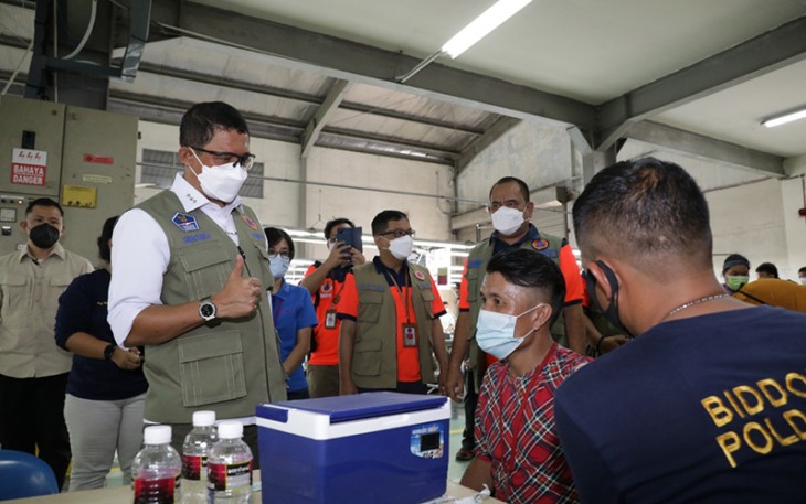 Kepala Badan Nasional Penanggulangan Bencana (BNPB) Letjen TNI Suharyanto S.Sos., M.M., saat kunjungan kerja di Kota Batam, Provinsi Kepulauan Riau, Jumat (24/3)