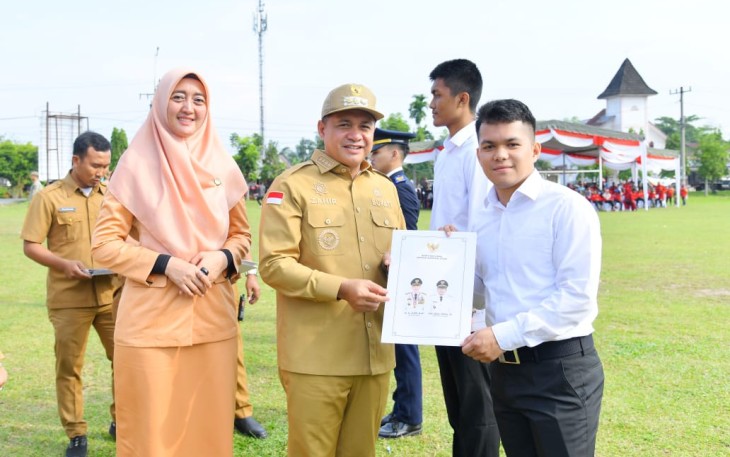 Bupati Batu Bara Ir. H. Zahir, M.AP Berikan SK CPNS