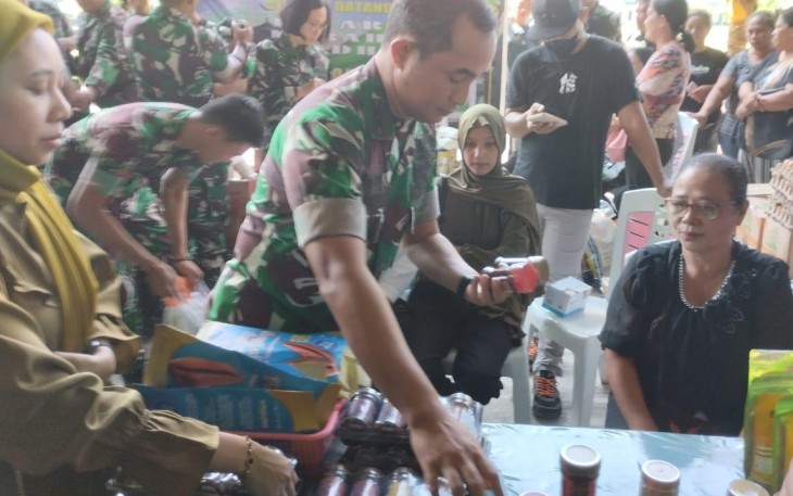Dandim 1310/Bitung saat mengikuti Bazar yang di selenggarakan oleh Kodam XIII/Mdk