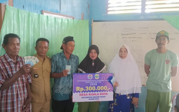 Pemerintah Desa Kuala Raya Bagikan BLT DD 2023 Bulan Juni Kepada Penerima 47 KPM