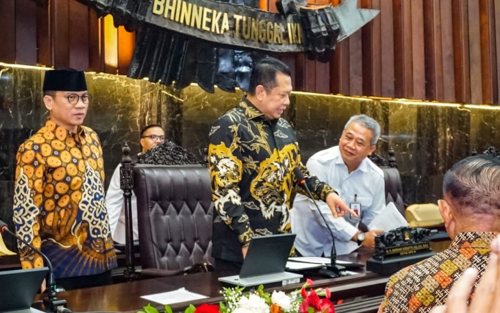 Bamsoet saat melakukan gladi bersih Sidang Tahunan MPR RI Tahun 2023, di Gedung Nusantara MPR RI, Jakarta, Selasa (15/8/23).