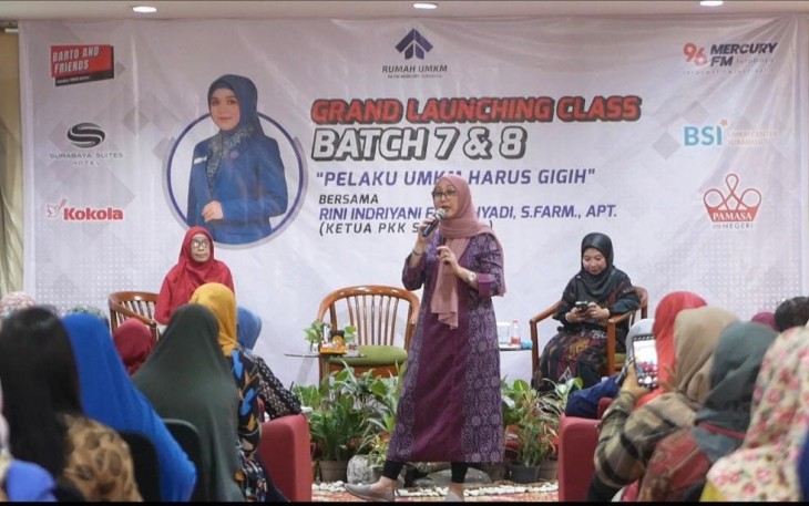 Ketua TP PKK Surabaya Rini Indriyani Eri Cahyadi Semangati Peserta Pelatihan Rumah UMKM