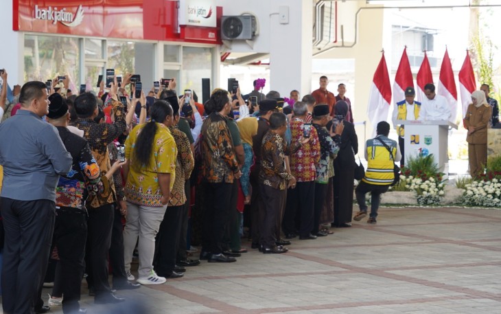 Presiden Jokowi Resmikan Pasar Induk Among Tani 