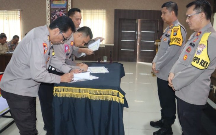 Kapolres Tapanuli Selatan (Tapsel), AKBP Imam Zamroni, SIK, MH, saksikan penekenan Pakta Integritas DIPA RKA-KL bagi jajaran, Sabtu (23/12/2023)