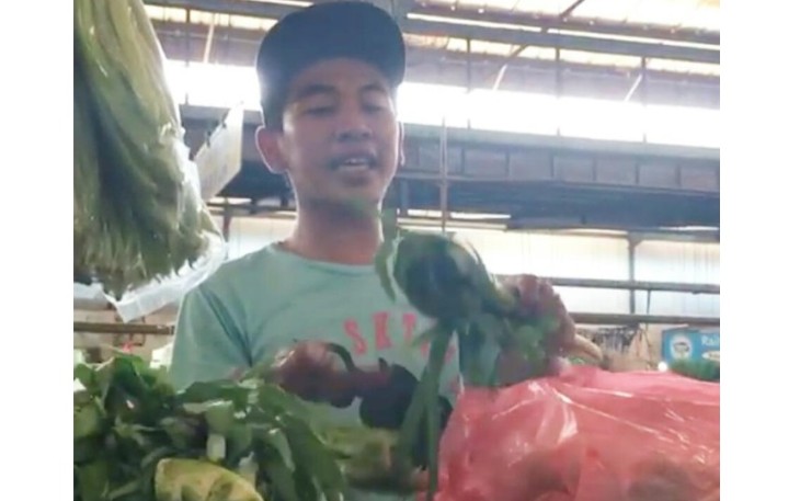 Foto Display: @chawrelia, pedagang adit sang penjual sayur di Pasar Modern, BSD. Tanggerang