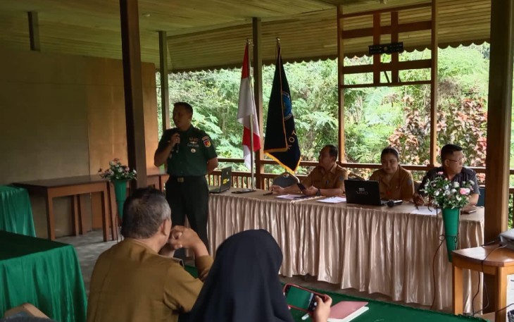 Kasdim 1310/Bitung, Mayor Inf Novry Pratasik saat memberikan pemaparan sebagai narasumber
