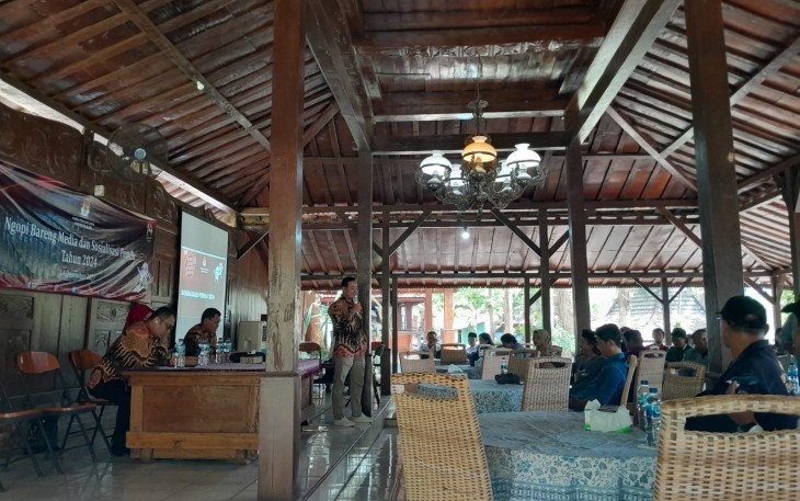 Komisi Pemilihan Umum (KPU) Kabupaten Blora menggelar acara Ngopi Bareng Media dan Sosialisasi Pemilu tahun 2024 di Kafe Tempuran, Kamis (15/12/2023)