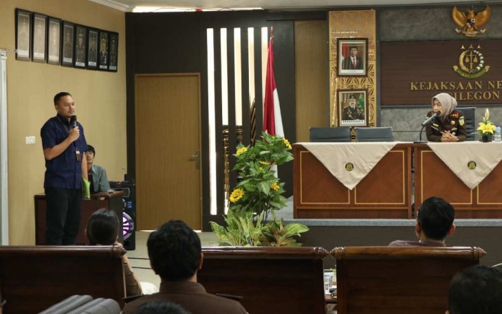 Kajari Cilegon Menyampaikan Isi Putusan Pengadilan Tinggi Banten Dalam Perkara Tipikor Pasar Rakyat Grogol