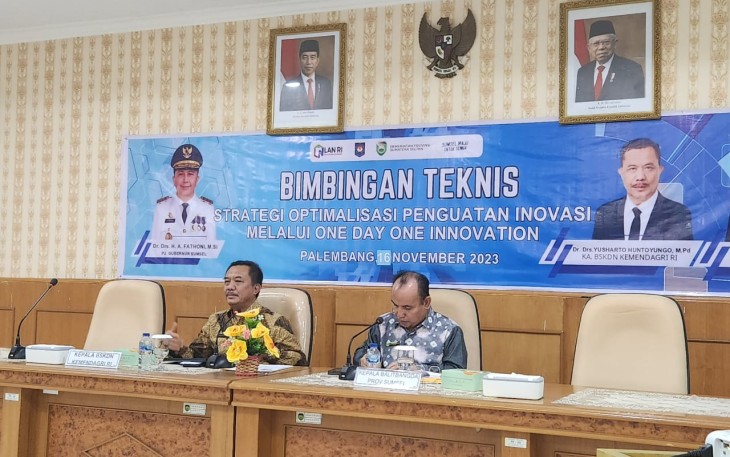Kepala BSKDN Kemendagri Yusharto Huntoyungo saat menjadi narasumber dalam Bimbingan Teknis (Bimtek) terkait "Strategi Optimalisasi Penguatan Inovasi melalui One Day One Innovation".